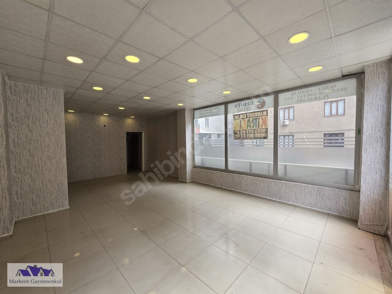 Merkezi Konumda Kiralık Dükkan — fotoğraf 2