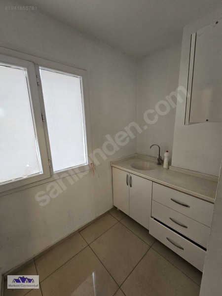 Merkezi Konumda Kiralık Dükkan — fotoğraf 13