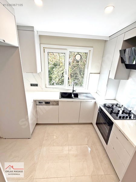 Caddebostanda Bağdat Caddesine 2.binada 1+1 Yenilenmiş Daire — fotoğraf 5