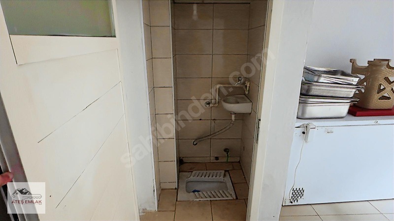 Ateş Emlak'tan Satılık Cadde Üzerinde Wc'li Önü Açık Dükkan — fotoğraf 6