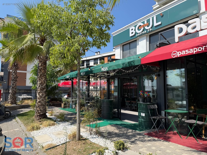 Sağlık Nedeniyle!Kartepe Kent Meydanında Oyun Alanlı 350 M2 Cafe