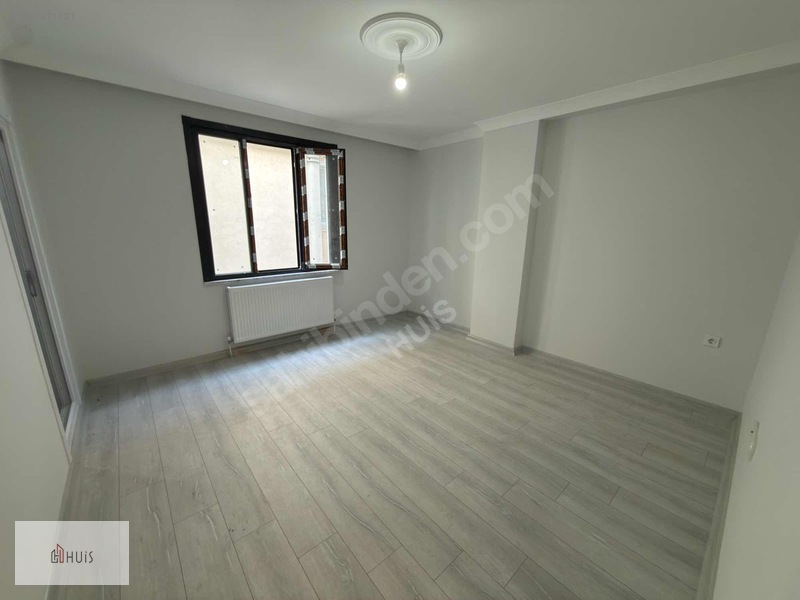 Arnavutköy Satılık 2+1 Daire Ebeveyn Banyolu Metro Dibinde — fotoğraf 12