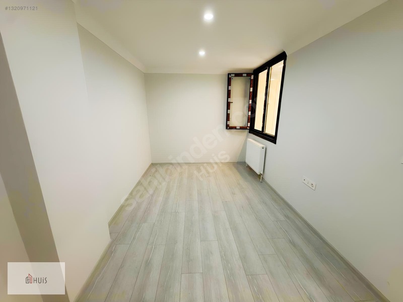 Arnavutköy Satılık 2+1 Daire Ebeveyn Banyolu Metro Dibinde — fotoğraf 17