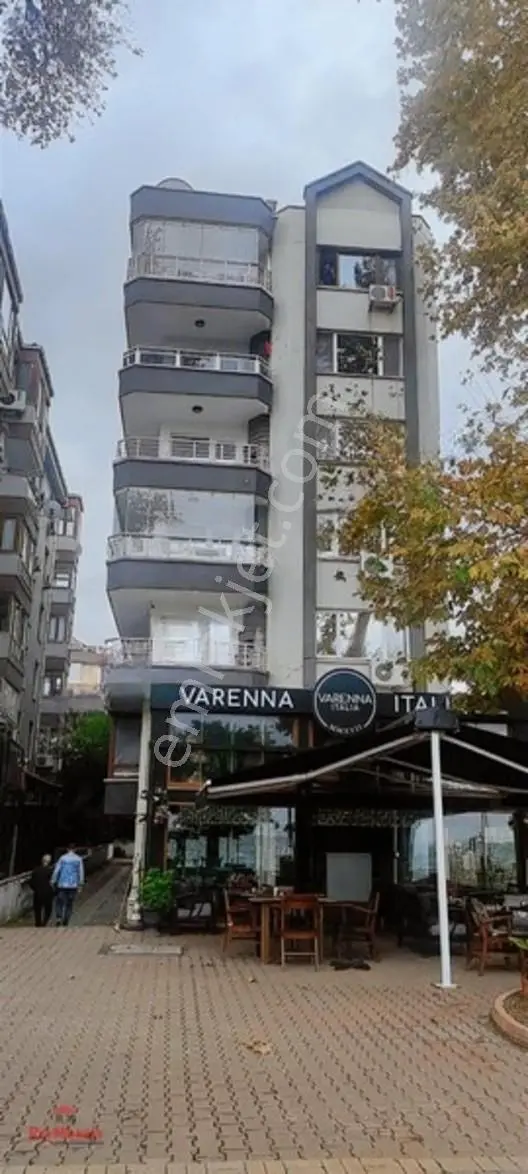 Sahile Sıfır Binada Yan Cephe Lüks Eşyalı 3+1 Daire — fotoğraf 4