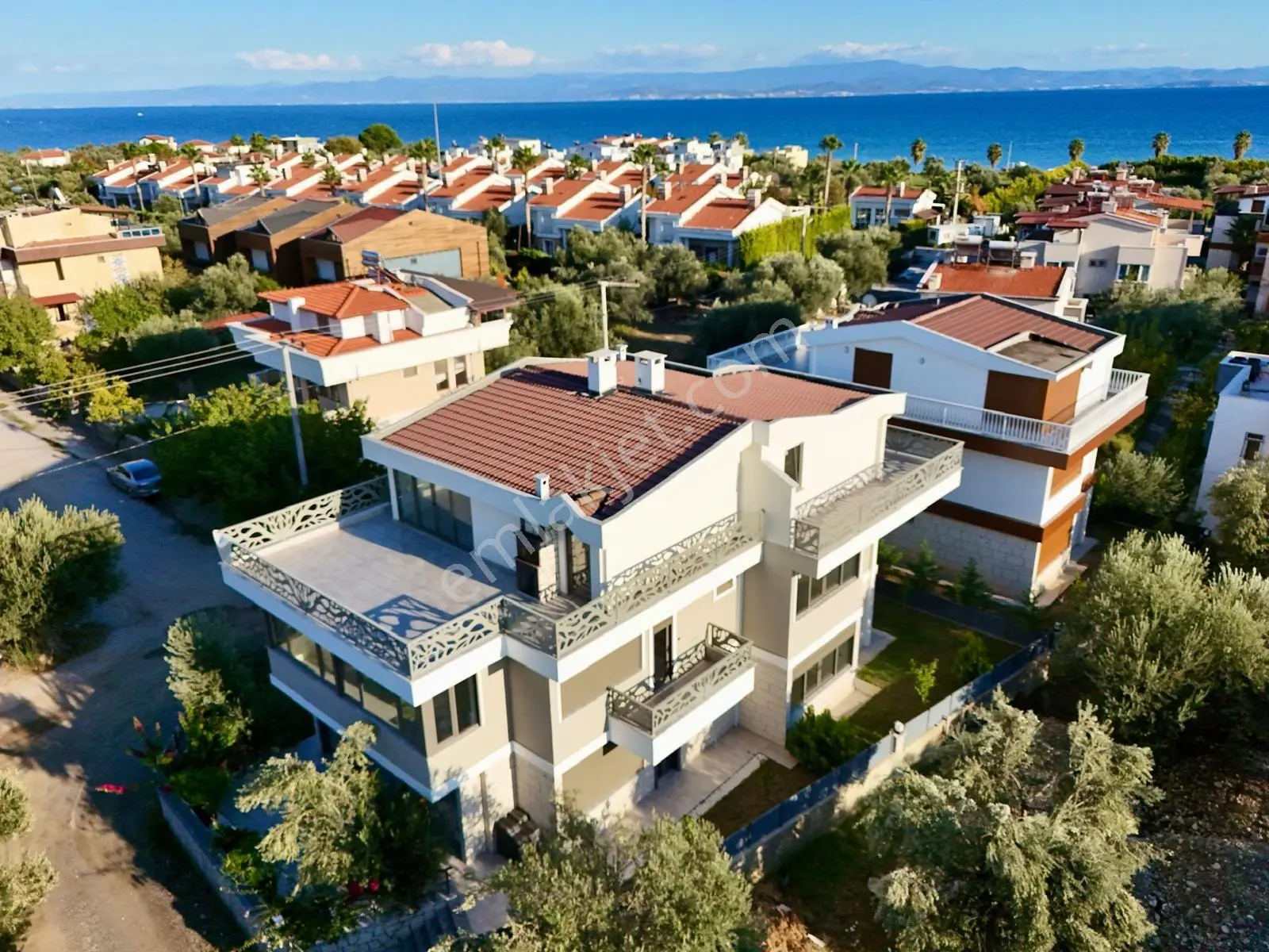 Aras Emlaktan Narlıda Denize 150 Metre 4+1 Villa — fotoğraf 5