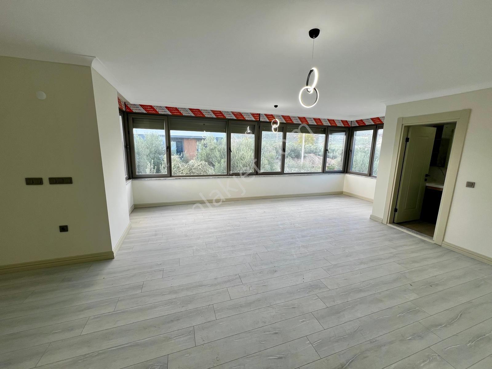 Aras Emlaktan Narlıda Denize 150 Metre 4+1 Villa — fotoğraf 24