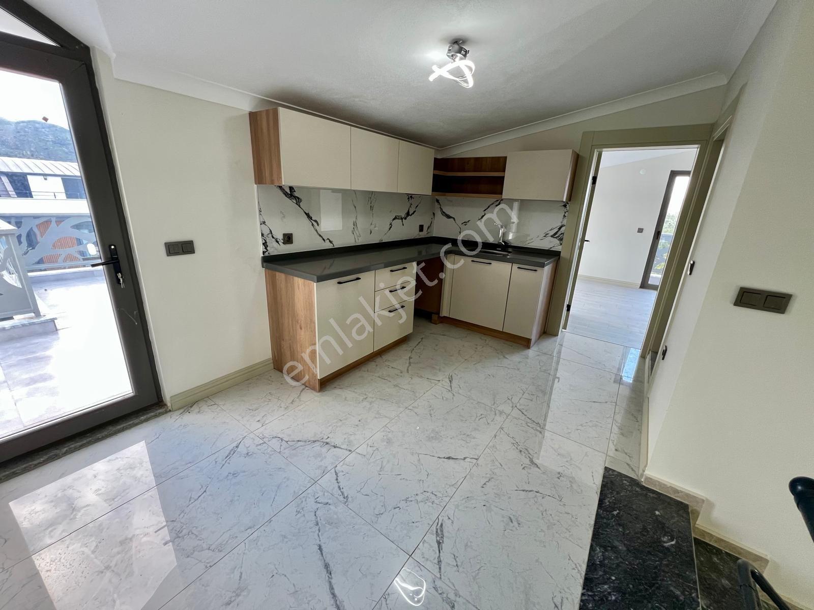Aras Emlaktan Narlıda Denize 150 Metre 4+1 Villa — fotoğraf 29