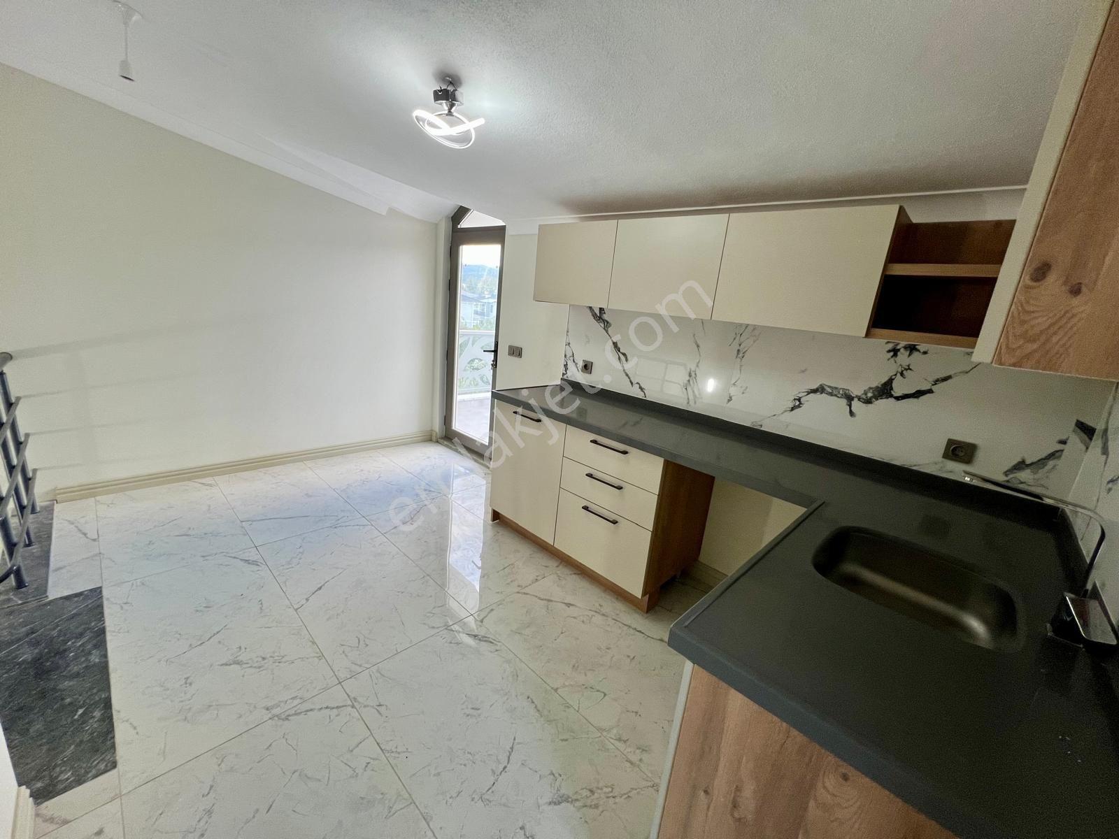 Aras Emlaktan Narlıda Denize 150 Metre 4+1 Villa — fotoğraf 30