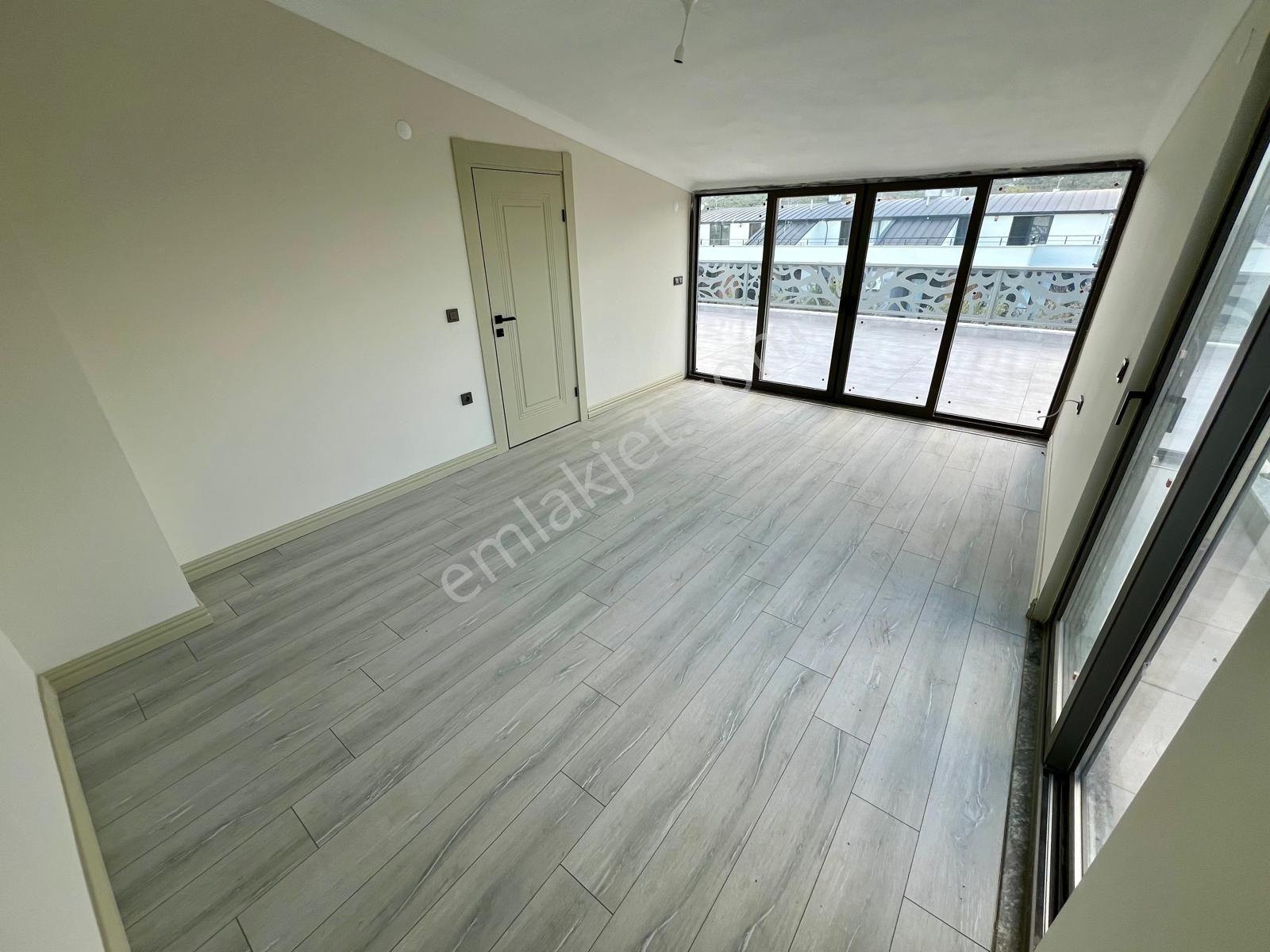 Aras Emlaktan Narlıda Denize 150 Metre 4+1 Villa — fotoğraf 32