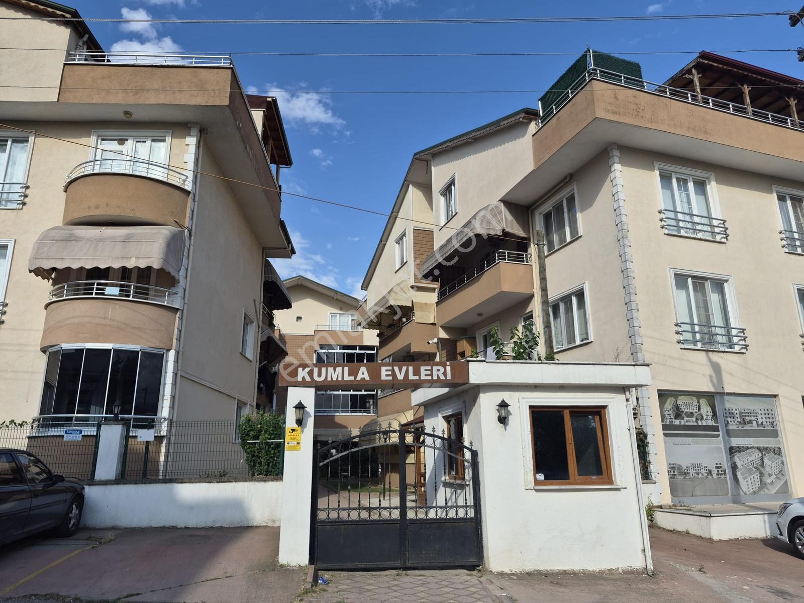 Kartepe'de Satılık 3+1 Geniş Çatı Dubleks Daire — fotoğraf 3