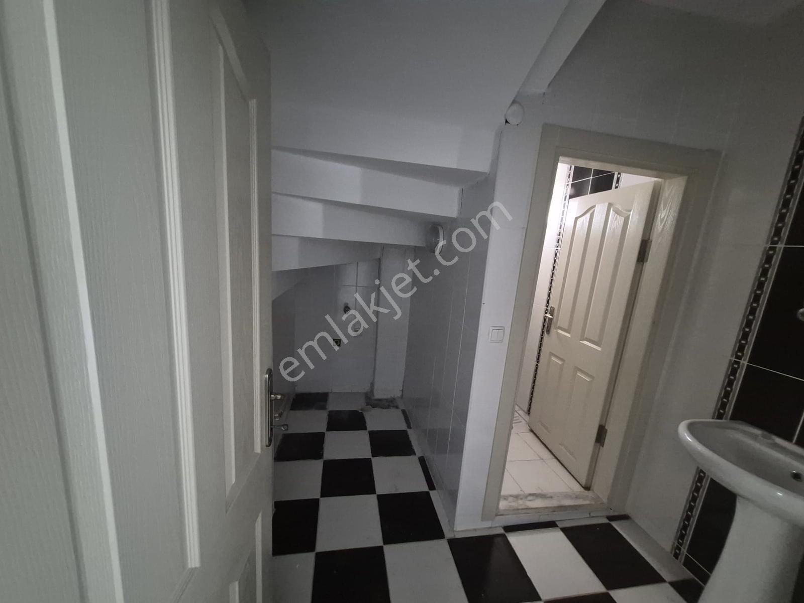 Kartepe'de Satılık 3+1 Geniş Çatı Dubleks Daire — fotoğraf 10