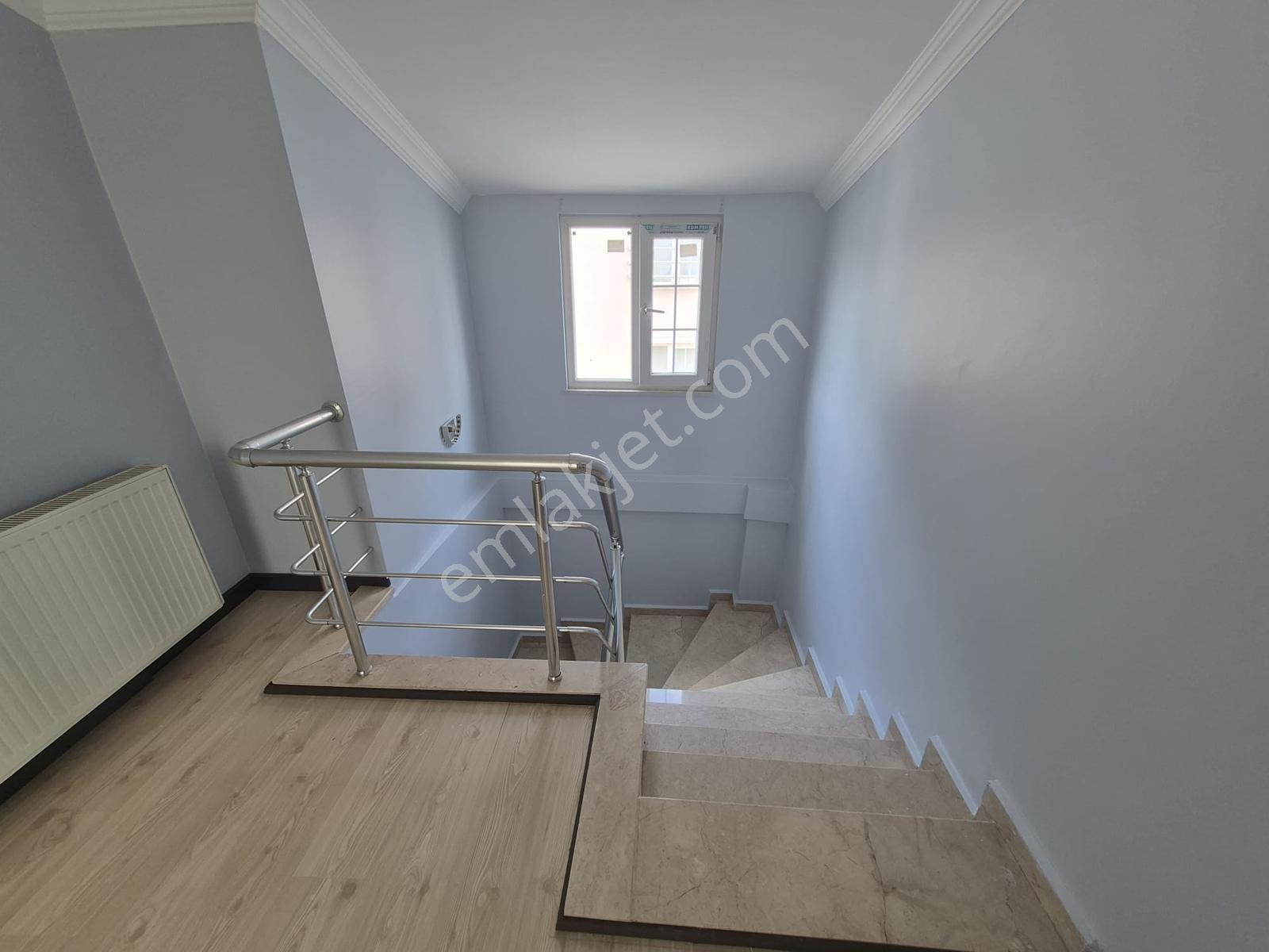 Kartepe'de Satılık 3+1 Geniş Çatı Dubleks Daire — fotoğraf 13