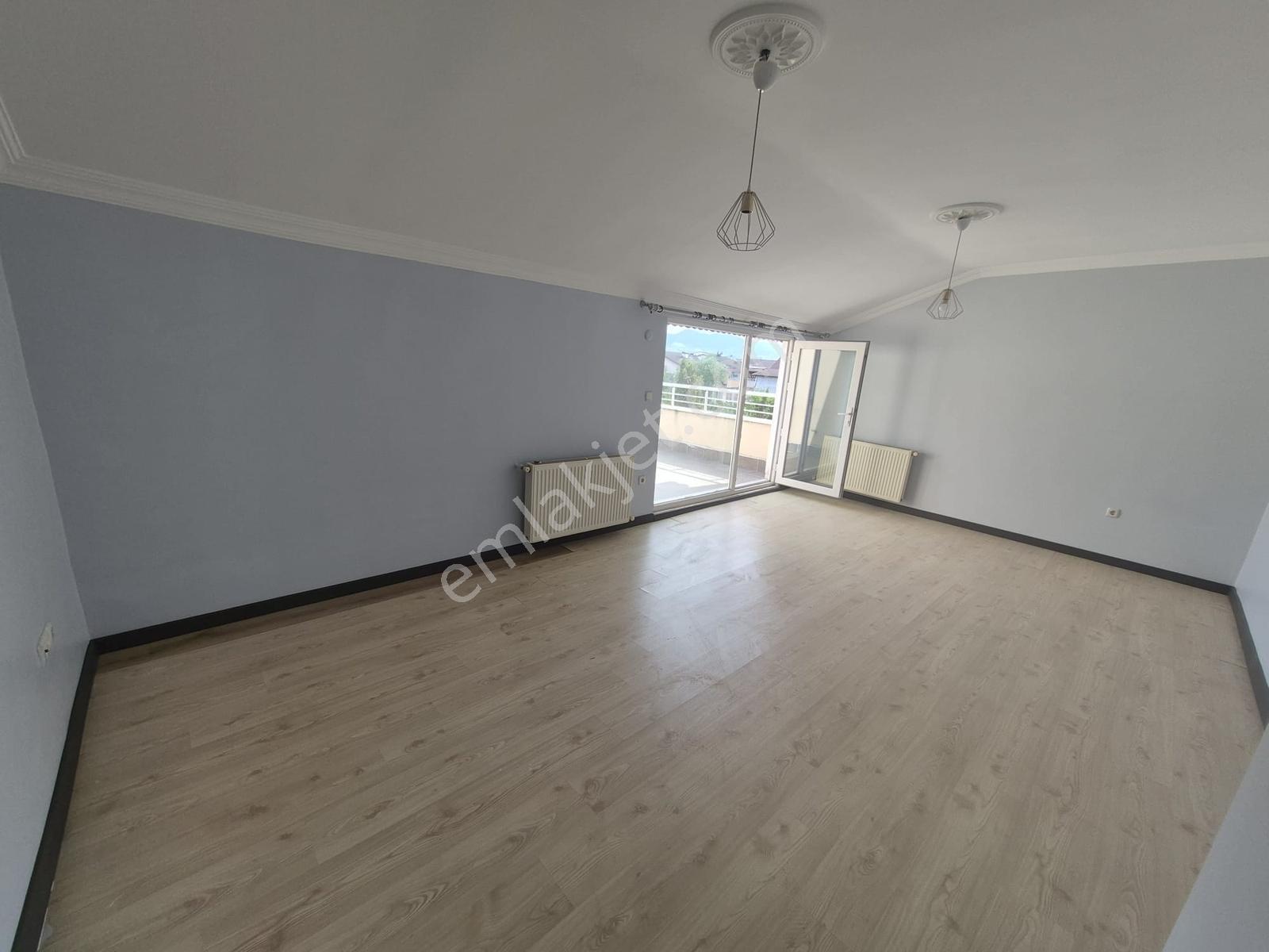 Kartepe'de Satılık 3+1 Geniş Çatı Dubleks Daire — fotoğraf 23