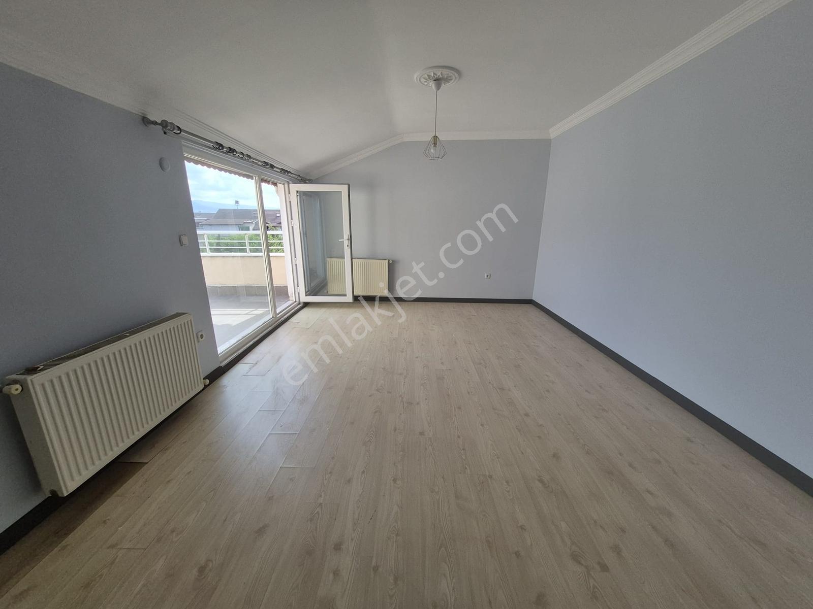Kartepe'de Satılık 3+1 Geniş Çatı Dubleks Daire — fotoğraf 24