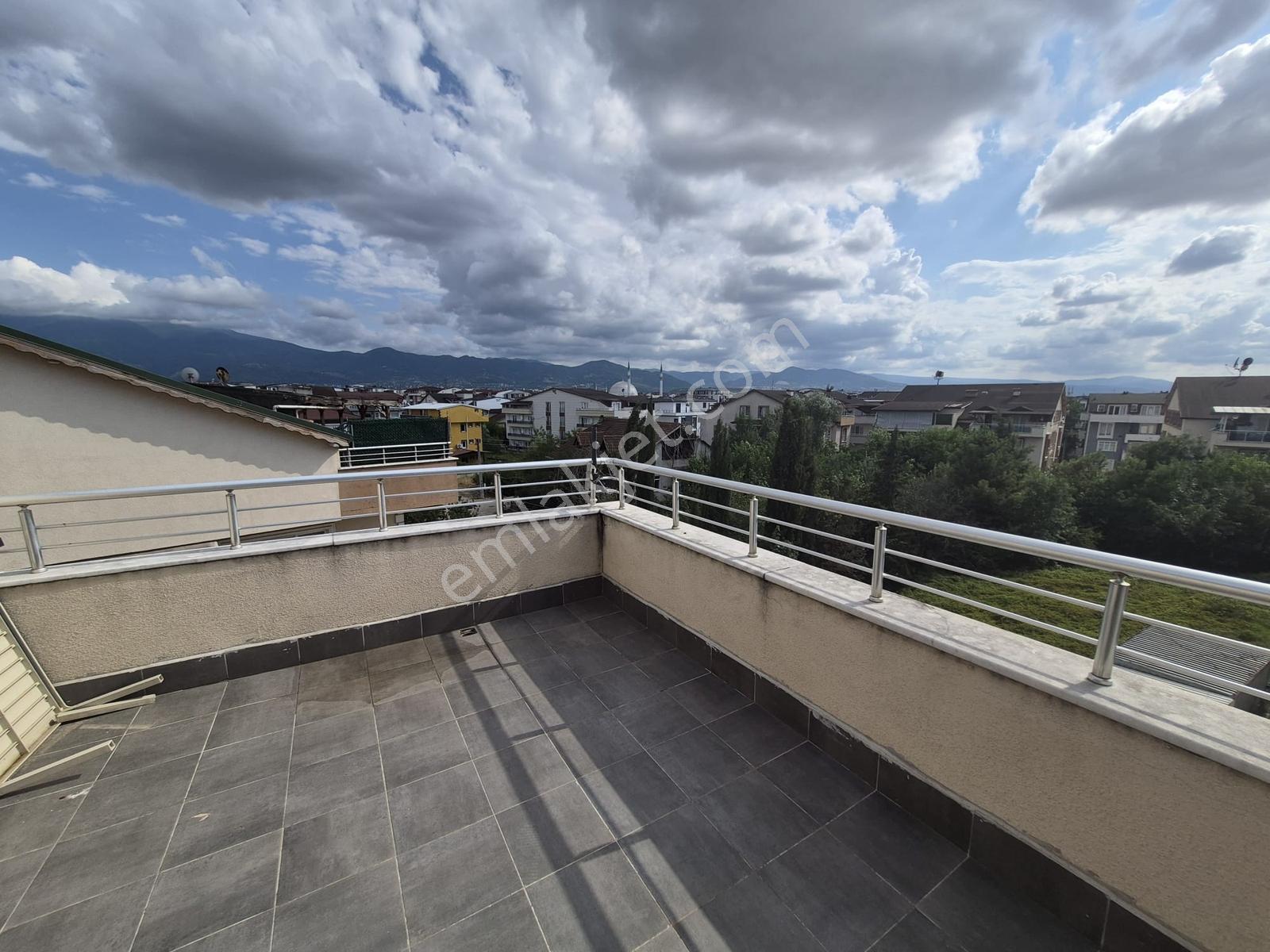 Kartepe'de Satılık 3+1 Geniş Çatı Dubleks Daire — fotoğraf 27