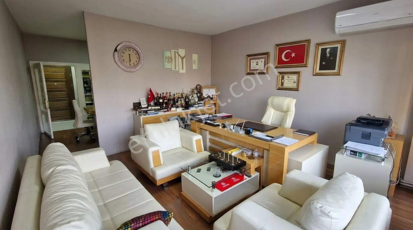 Cinnahta Cadde Cepheli Otoparklı Satılık 2+1 Daire — fotoğraf 5