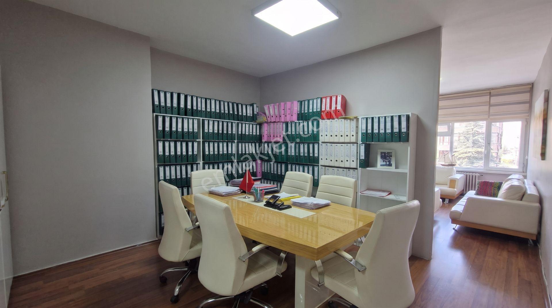 Cinnahta Cadde Cepheli Otoparklı Satılık 2+1 Daire — fotoğraf 6
