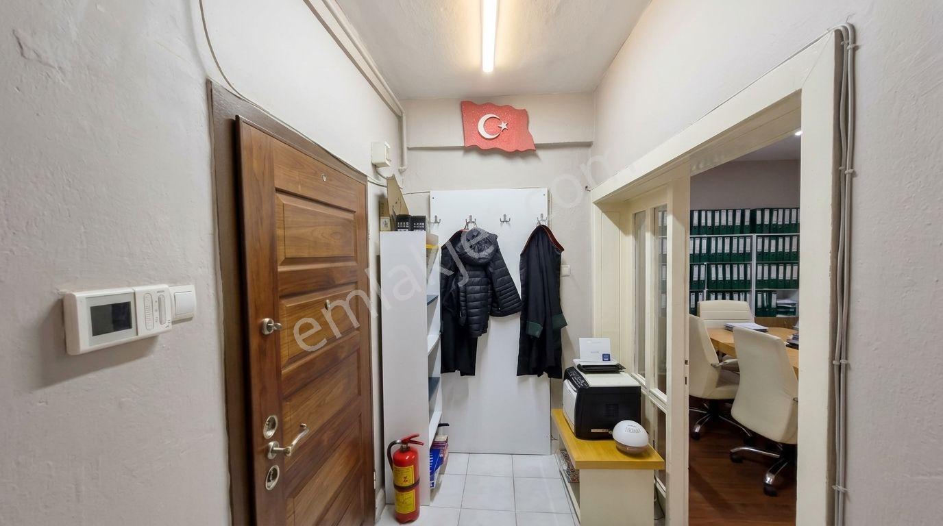 Cinnahta Cadde Cepheli Otoparklı Satılık 2+1 Daire — fotoğraf 7