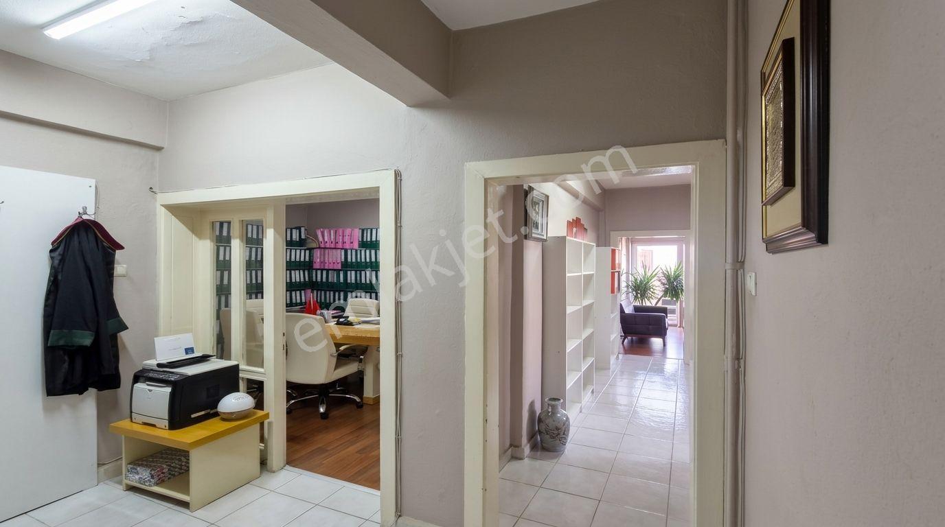 Cinnahta Cadde Cepheli Otoparklı Satılık 2+1 Daire — fotoğraf 8