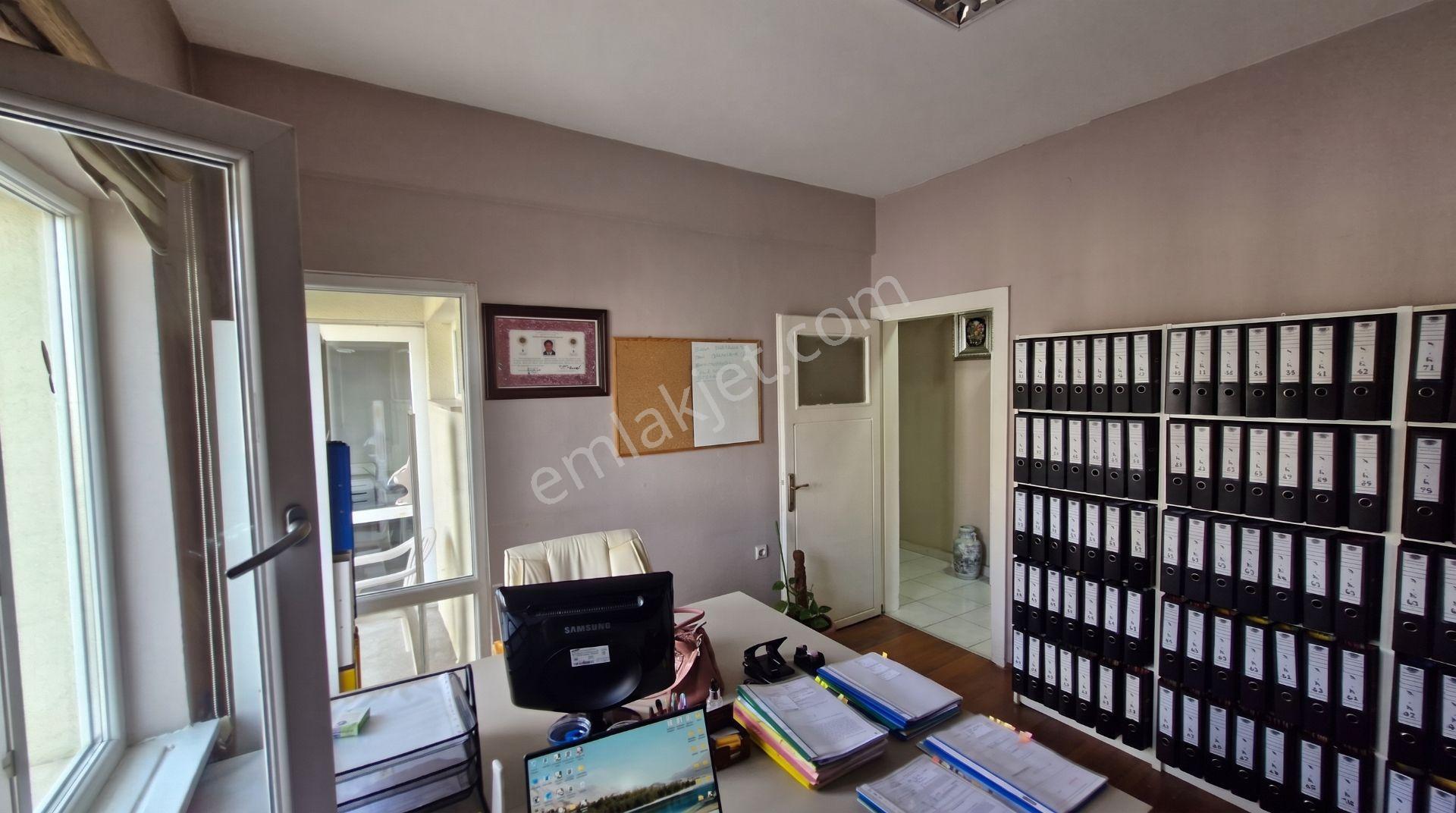 Cinnahta Cadde Cepheli Otoparklı Satılık 2+1 Daire — fotoğraf 16