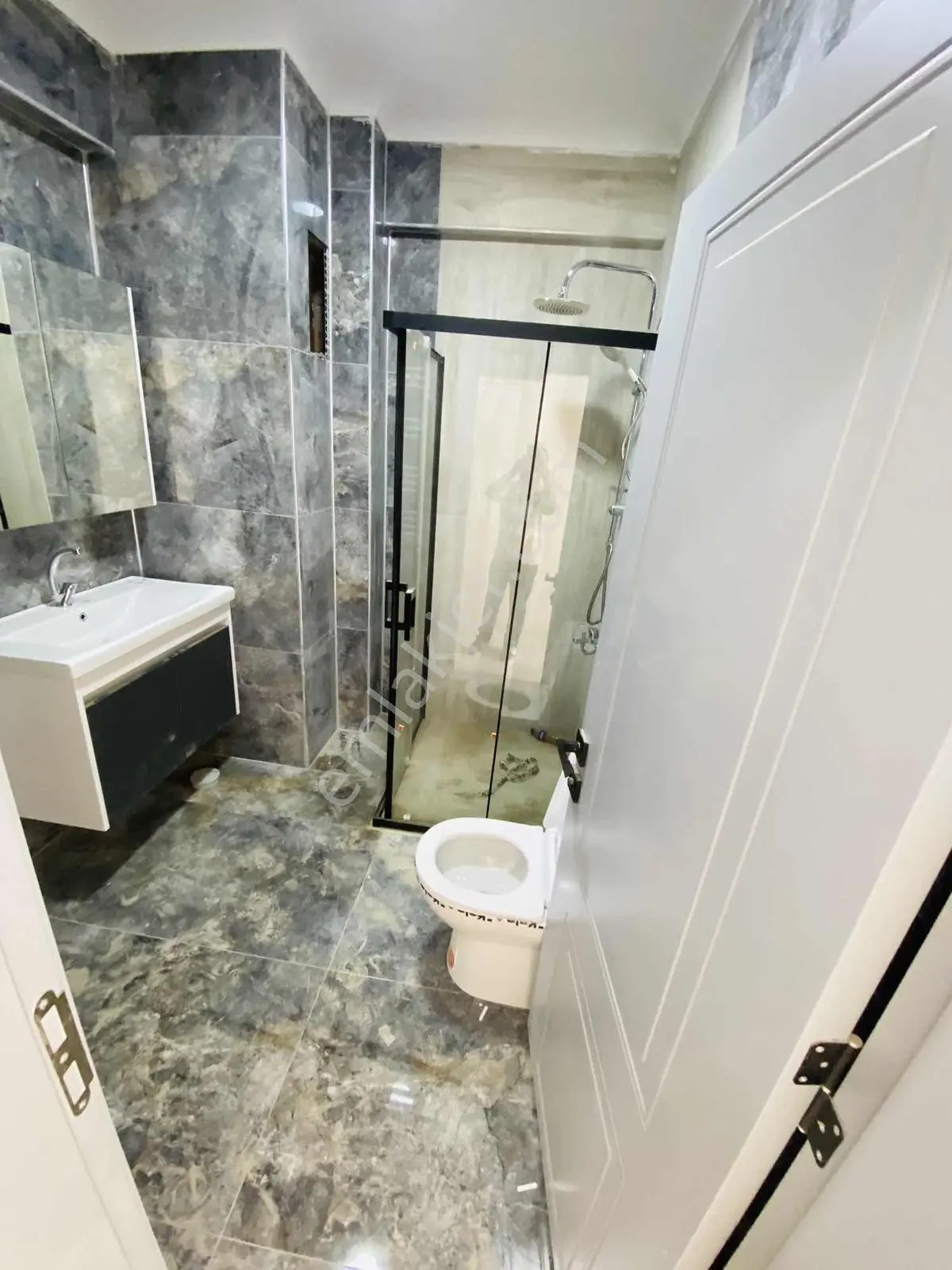 Merkezde Asansörlü Uygun Fiyatlı Kullanışlı 1+1 Daire — fotoğraf 24