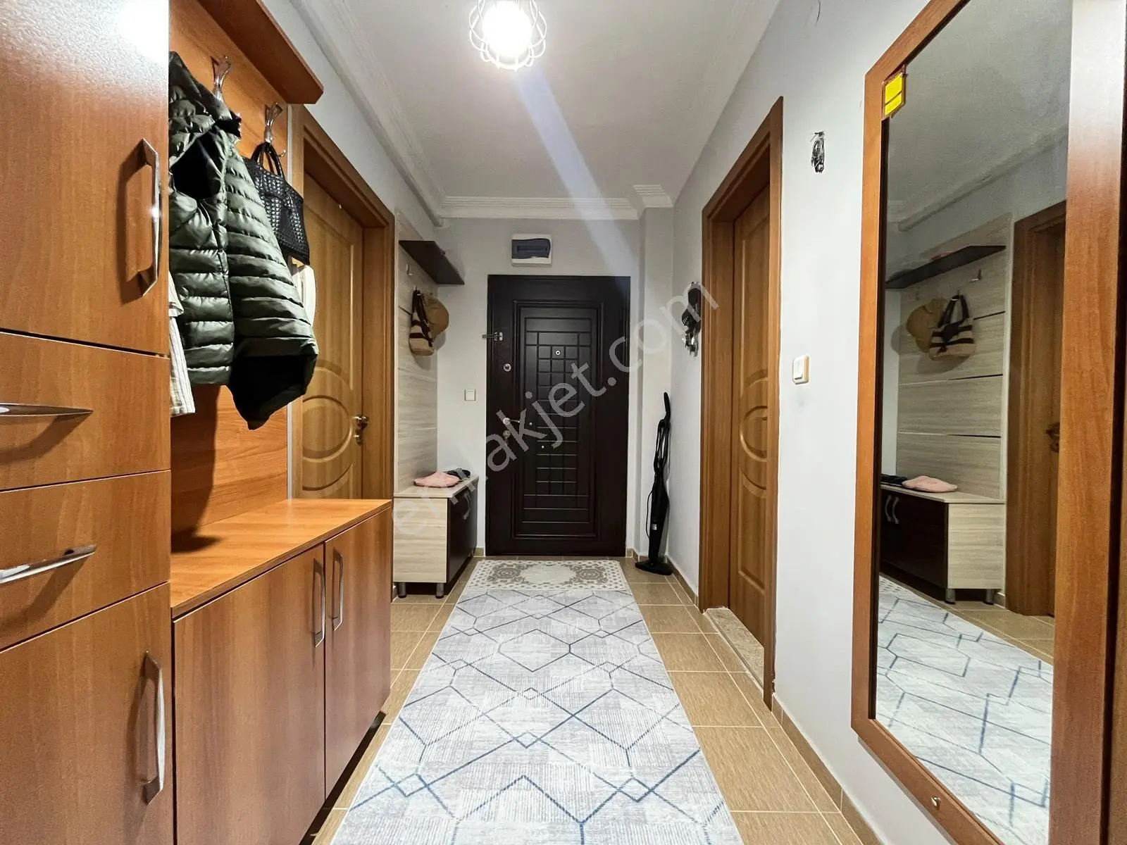 ▀güç'ten Altınkum'da Cam Balkonlu Kombili Arakat Geniş 2+1 Daire — fotoğraf 10