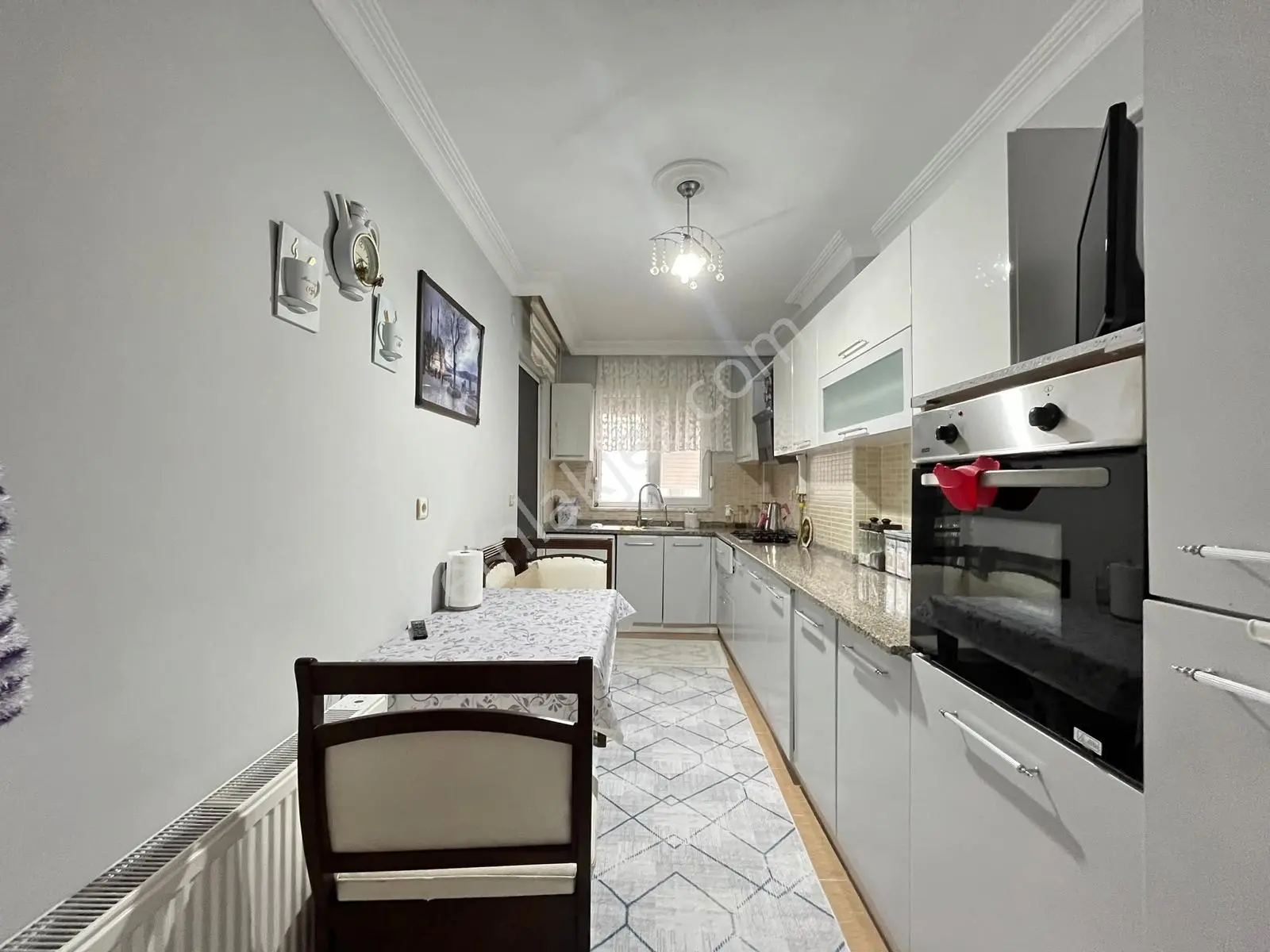 ▀güç'ten Altınkum'da Cam Balkonlu Kombili Arakat Geniş 2+1 Daire — fotoğraf 12
