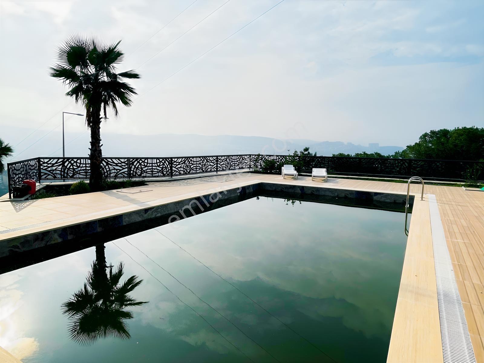 Özkandan Havuzlu Sitede Müstakil Bahçe 3+1 145 M² Satılık Daire