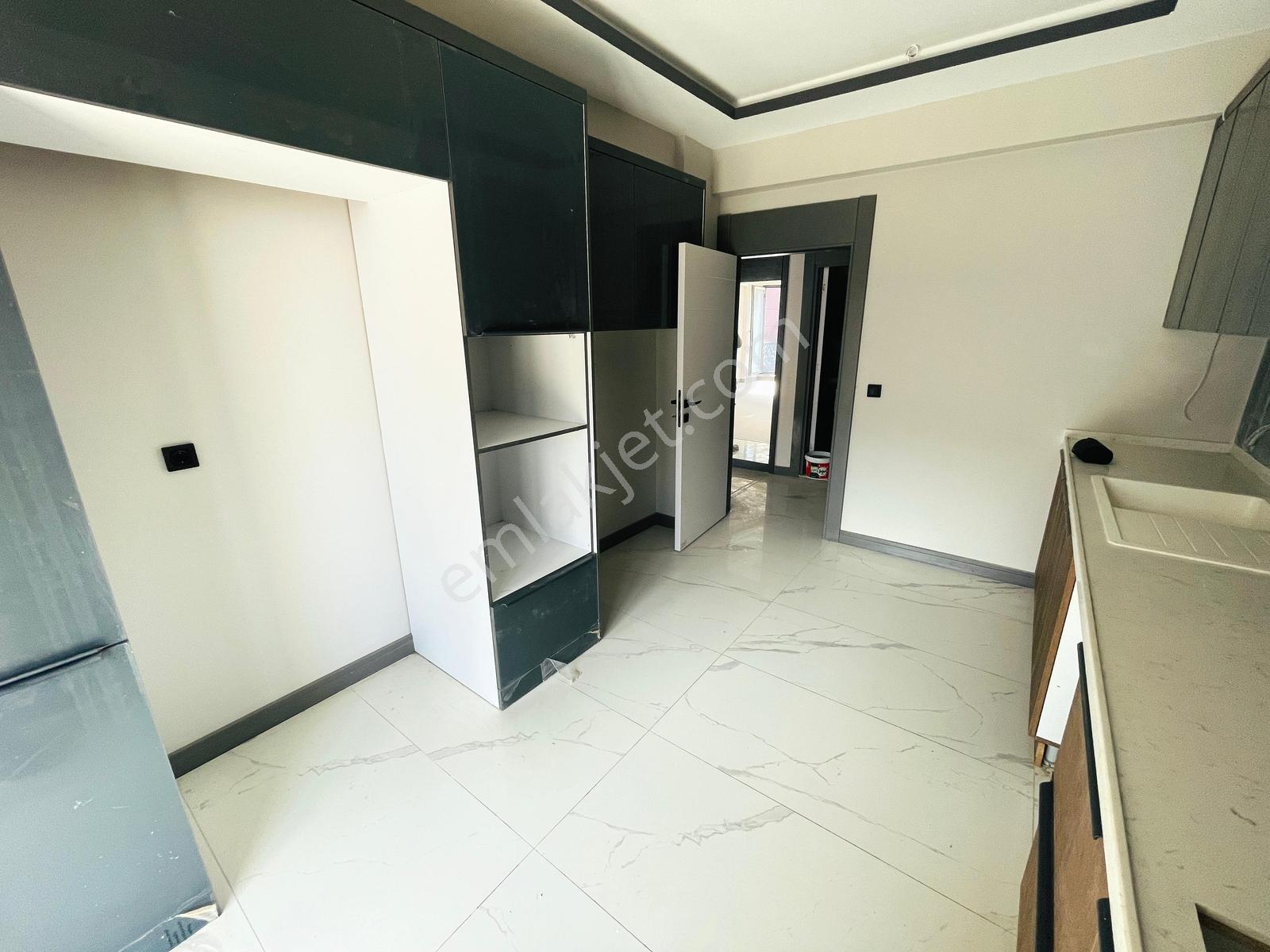 Özkandan Havuzlu Sitede Müstakil Bahçe 3+1 145 M² Satılık Daire — fotoğraf 11