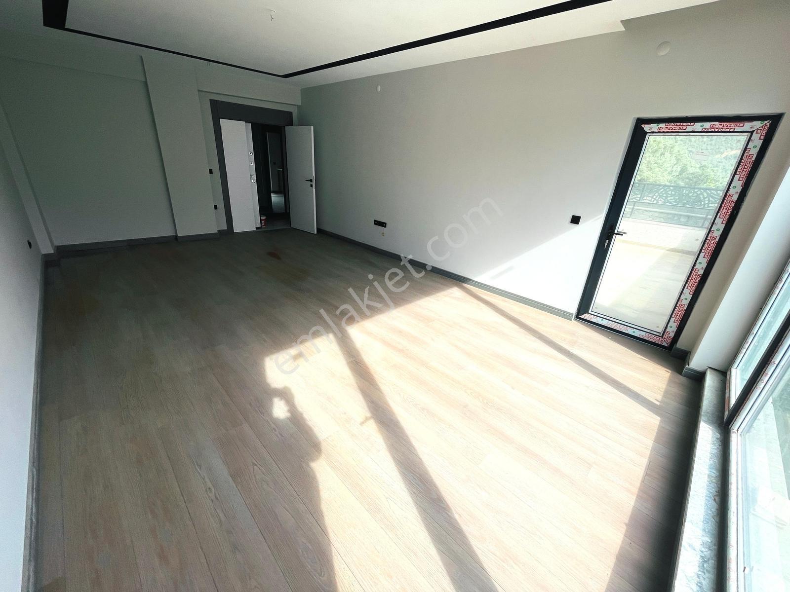 Özkandan Havuzlu Sitede Müstakil Bahçe 3+1 145 M² Satılık Daire — fotoğraf 16
