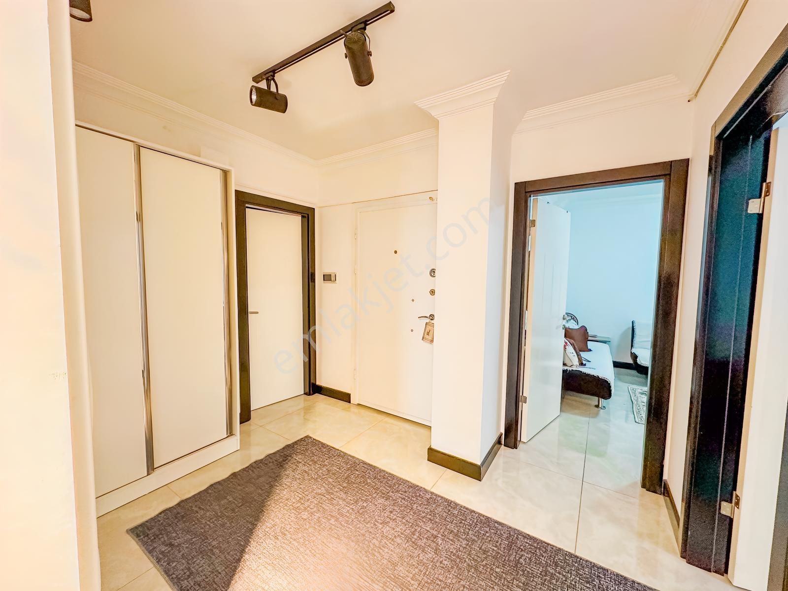 Kleopatra Plajı Karşısında Denize Sıfır 3+1 Satılık Daire — fotoğraf 4