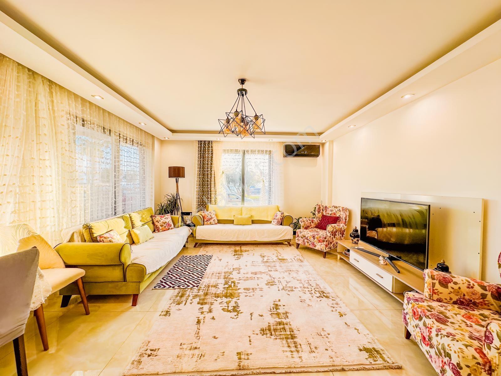 Kleopatra Plajı Karşısında Denize Sıfır 3+1 Satılık Daire — fotoğraf 5