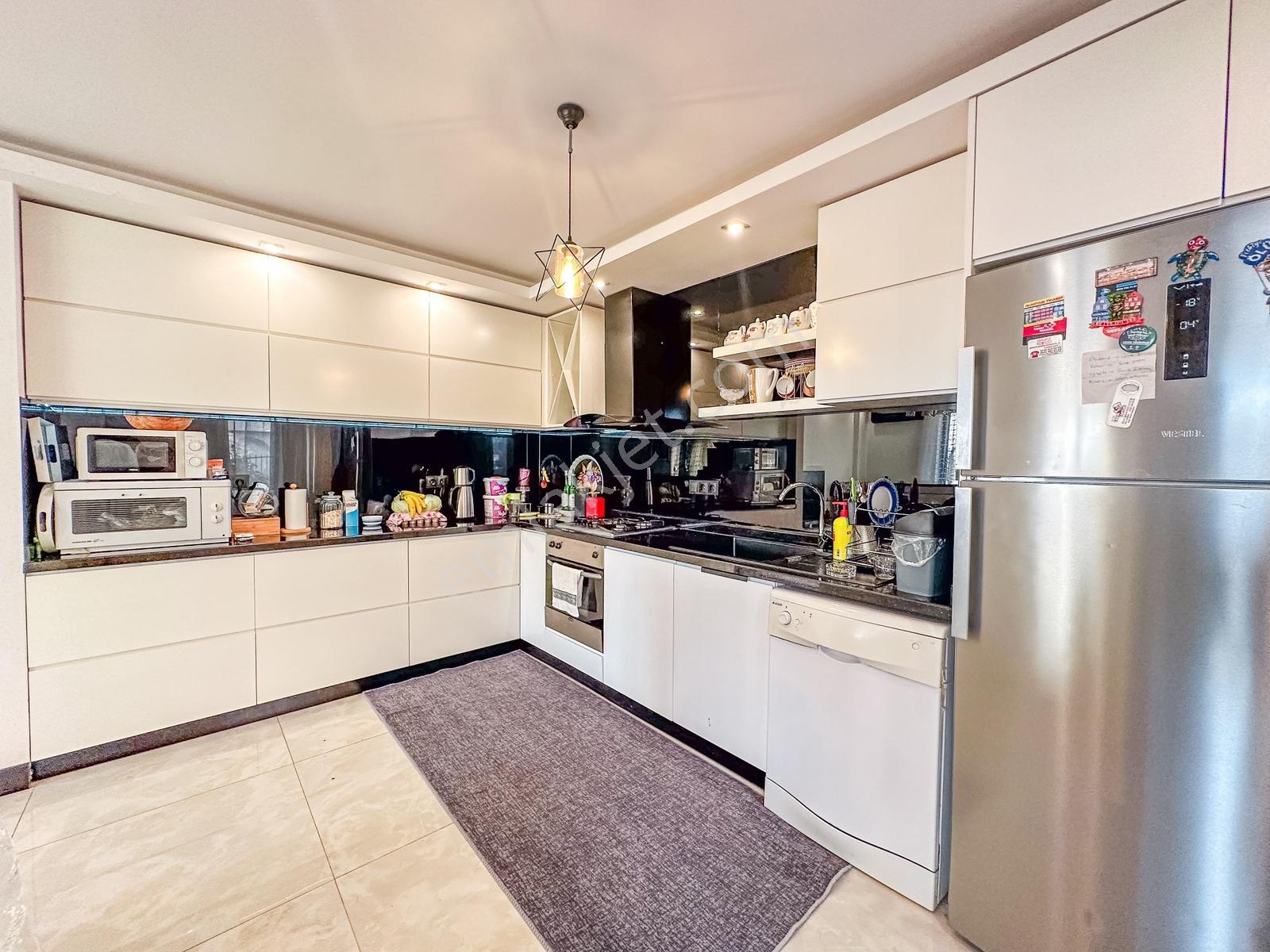 Kleopatra Plajı Karşısında Denize Sıfır 3+1 Satılık Daire — fotoğraf 10