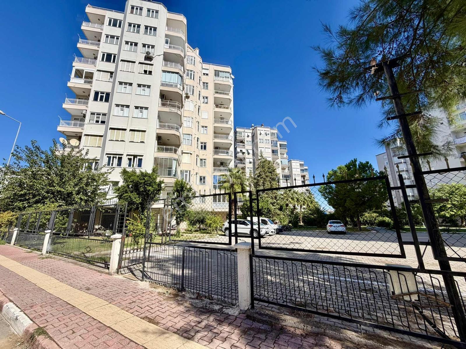 Fenerde Yüzme Havuzlu Site İçerisinde 3+1 Arakat Daire — fotoğraf 5