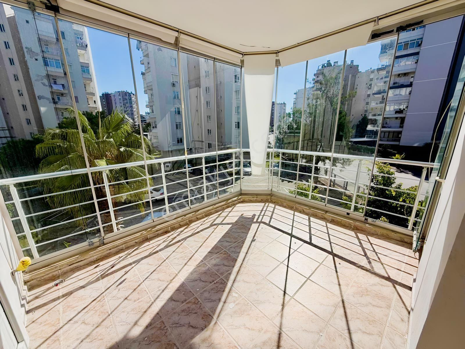 Fenerde Yüzme Havuzlu Site İçerisinde 3+1 Arakat Daire — fotoğraf 6