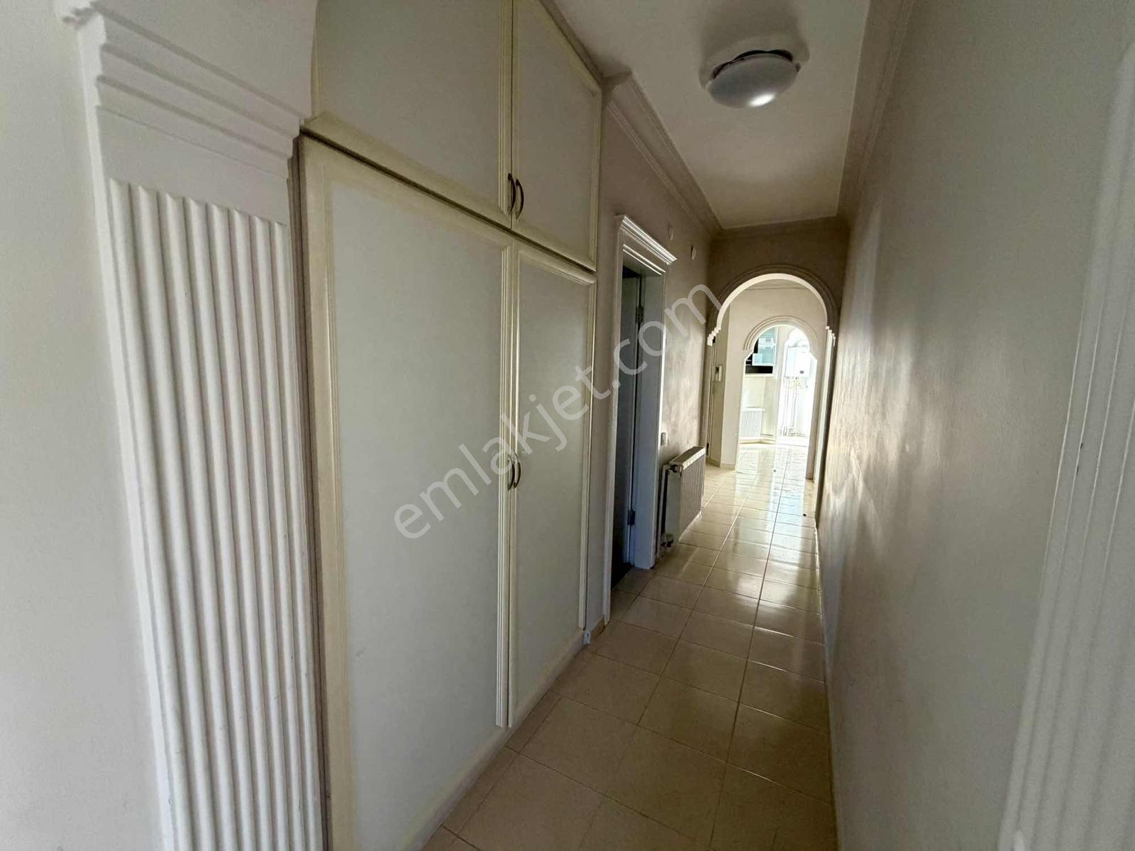 Fenerde Yüzme Havuzlu Site İçerisinde 3+1 Arakat Daire — fotoğraf 14