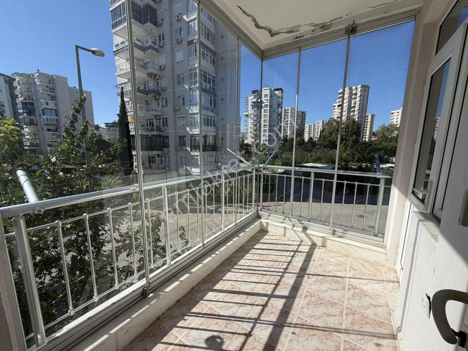 Fenerde Yüzme Havuzlu Site İçerisinde 3+1 Arakat Daire — fotoğraf 17