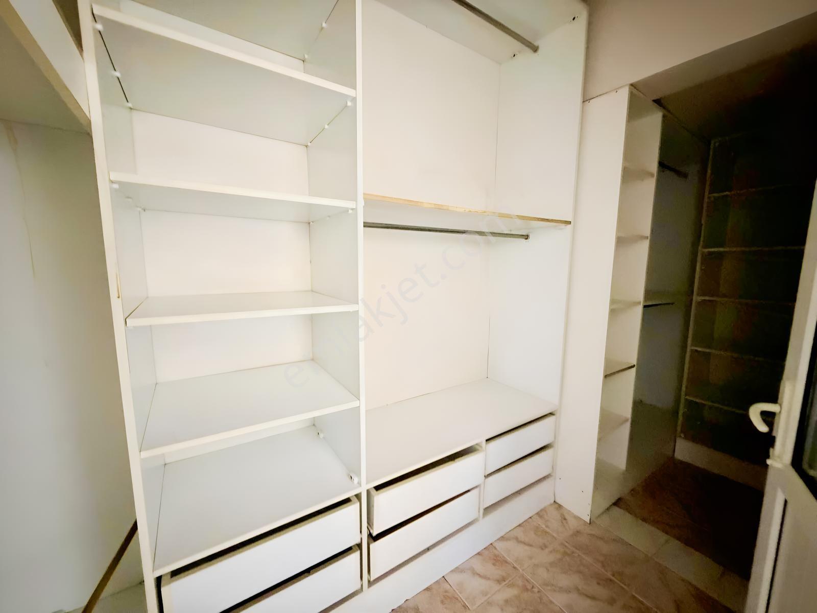 Fenerde Yüzme Havuzlu Site İçerisinde 3+1 Arakat Daire — fotoğraf 22