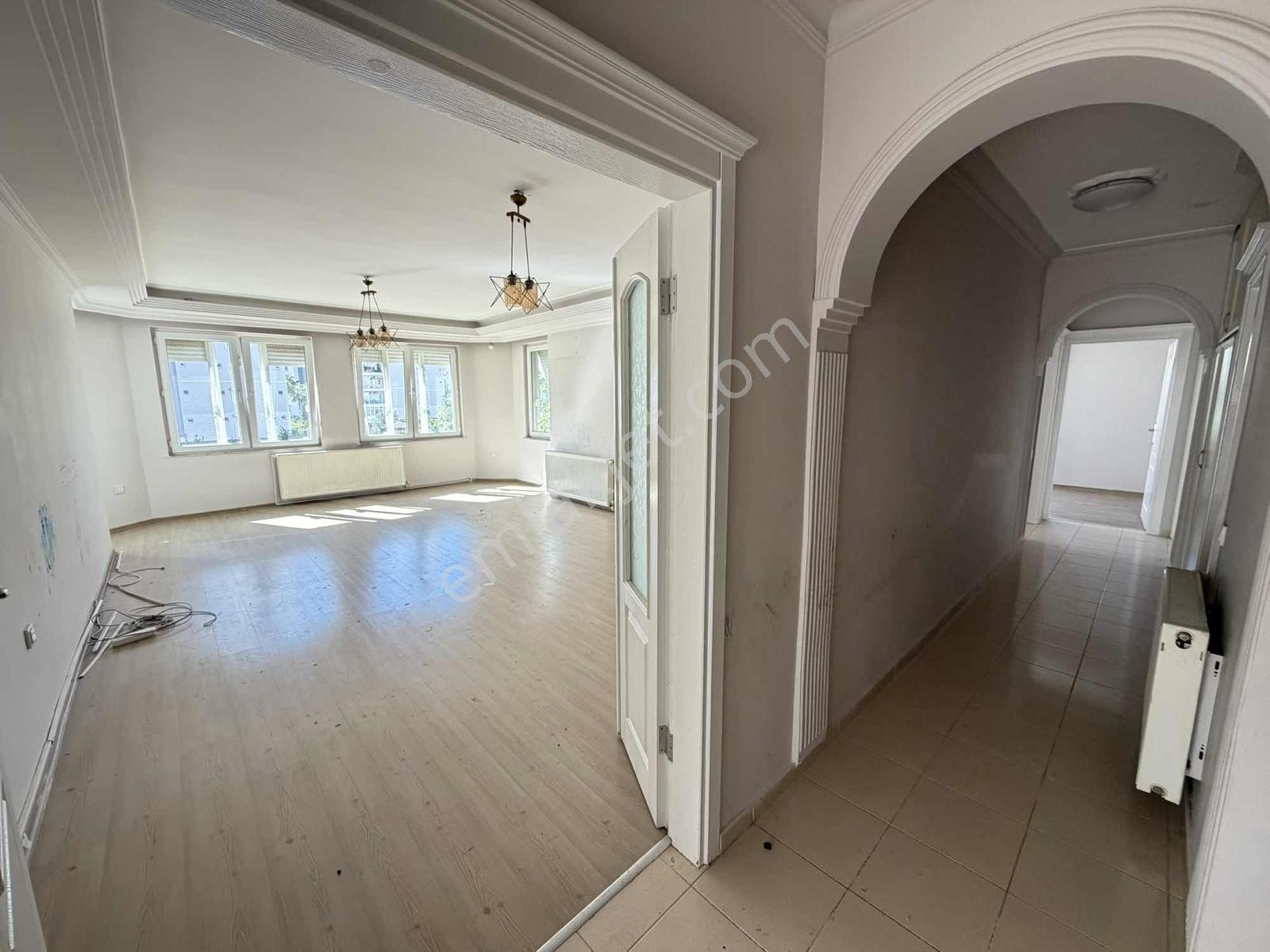 Fenerde Yüzme Havuzlu Site İçerisinde 3+1 Arakat Daire — fotoğraf 26