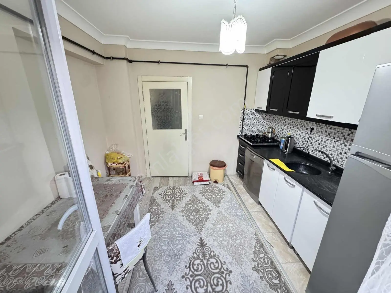 Şahin Grouptan Beşikkayada Cad.yakını 2+1 Asansörlü Kat Konumnda — fotoğraf 2