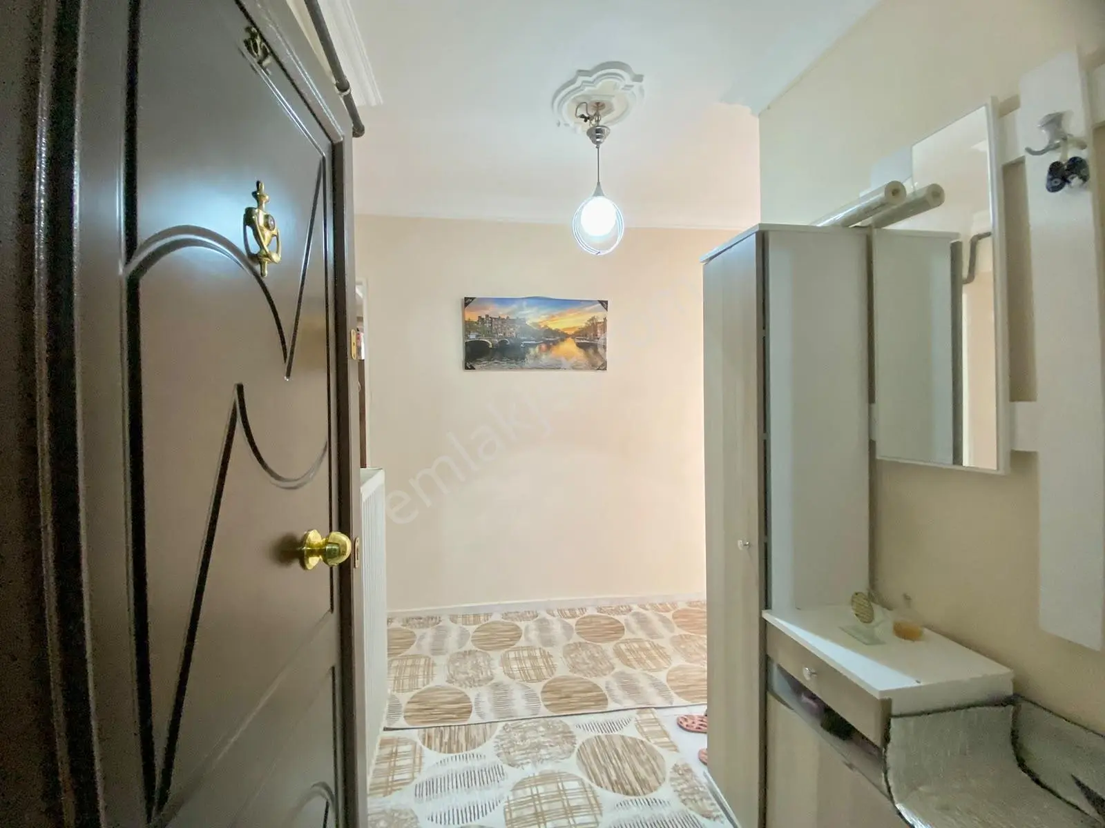 Harmandalı Pazar Yerinde Geniş 3+1 Satılık Daire — fotoğraf 2