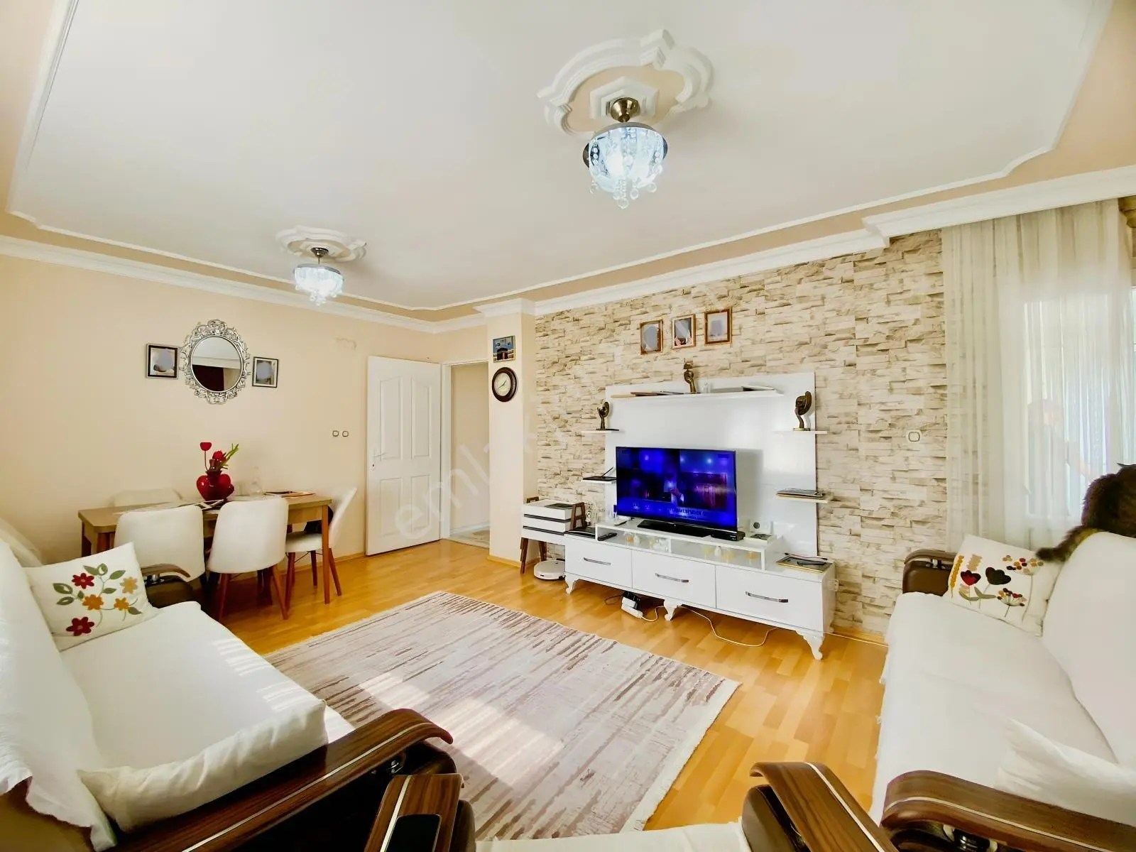 Harmandalı Pazar Yerinde Geniş 3+1 Satılık Daire — fotoğraf 8