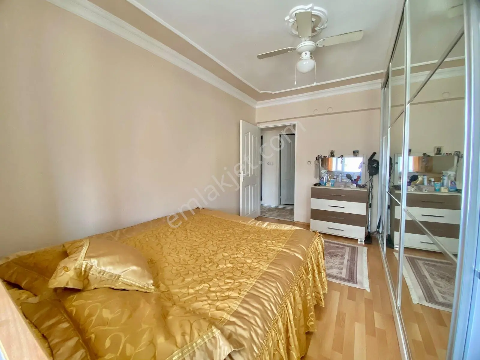 Harmandalı Pazar Yerinde Geniş 3+1 Satılık Daire — fotoğraf 14