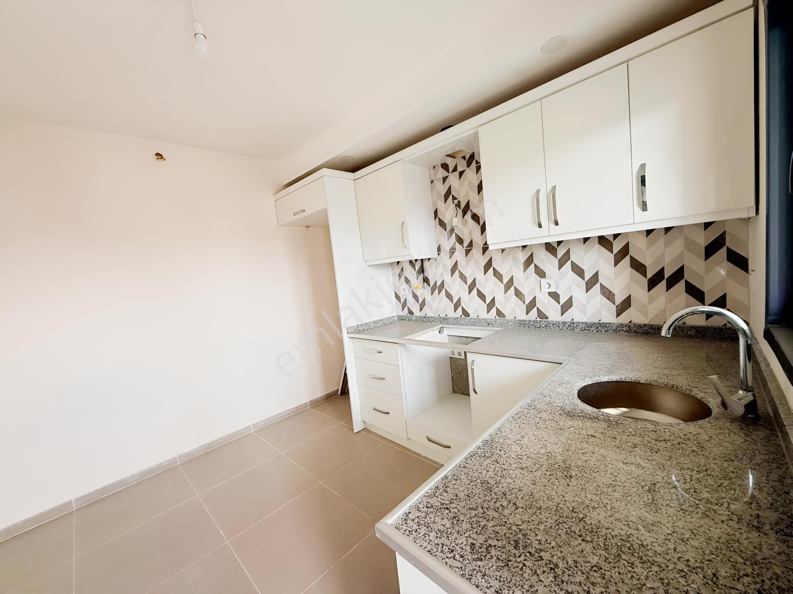Remax Anı 'dan Kartal Acron Twins Sit. 'de Satılık 3+1 Daire — fotoğraf 16