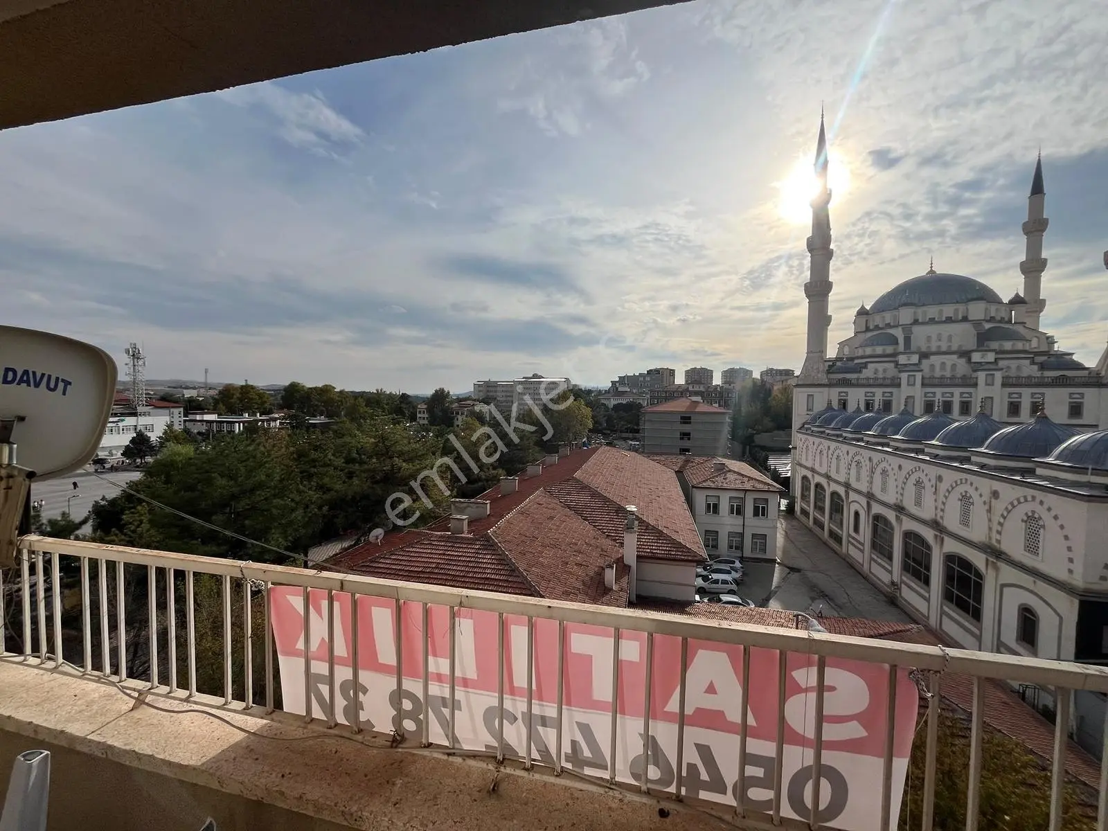 Nova'Dan Hürriyet Caddesinde 3+1 Cepheleri Açık Daire