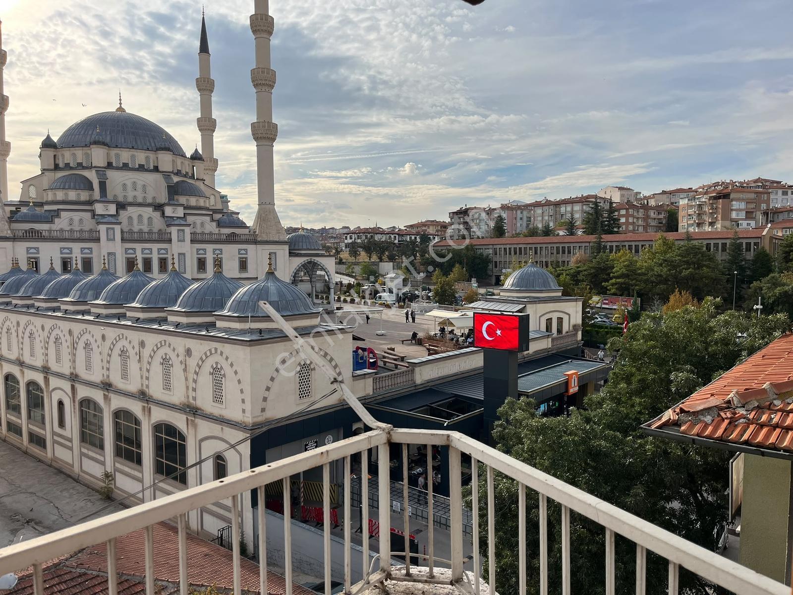 Nova'dan Hürriyet Caddesinde 3+1 Cepheleri Açık Daire — fotoğraf 8