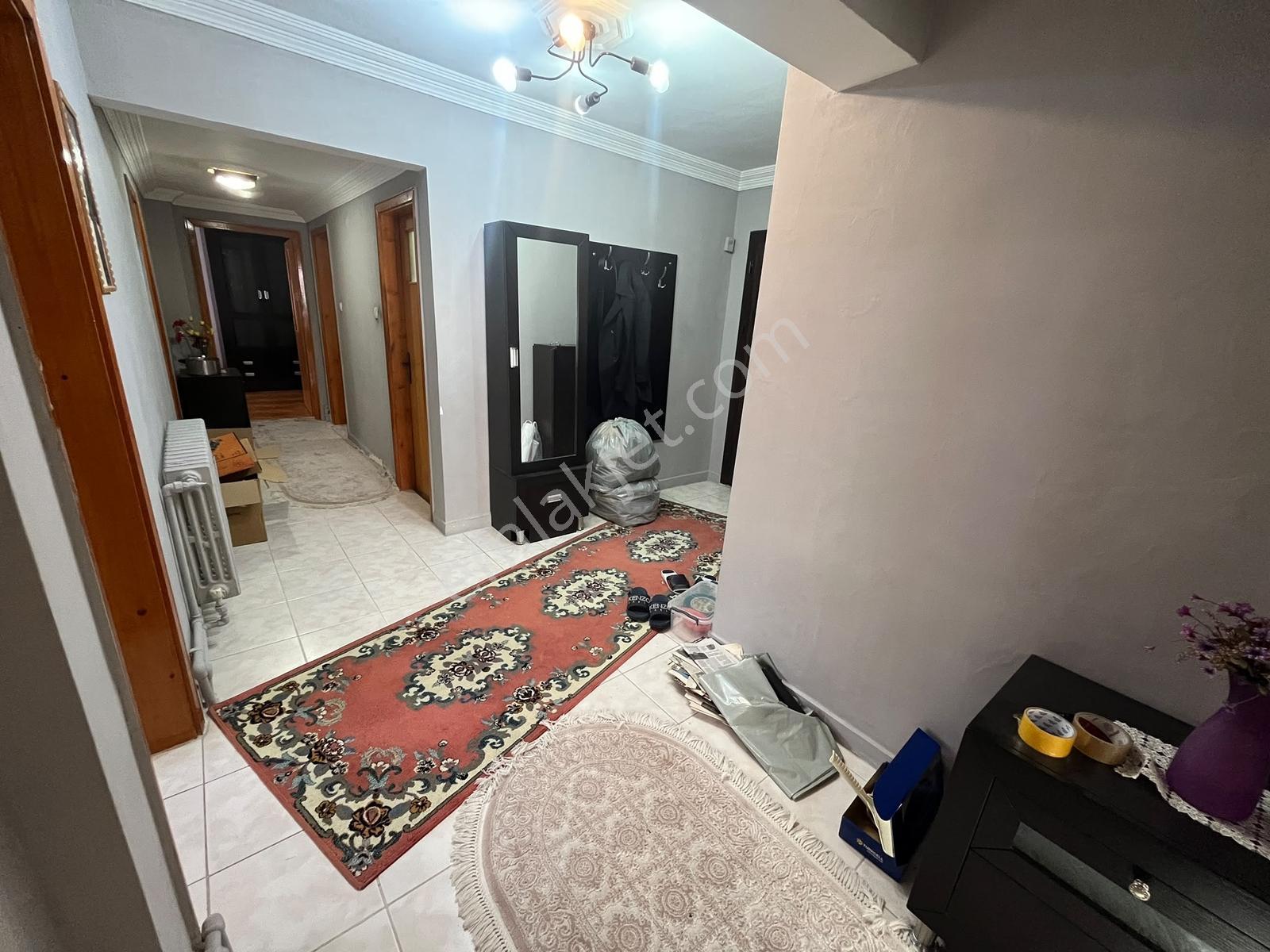 Nova'dan Hürriyet Caddesinde 3+1 Cepheleri Açık Daire — fotoğraf 13