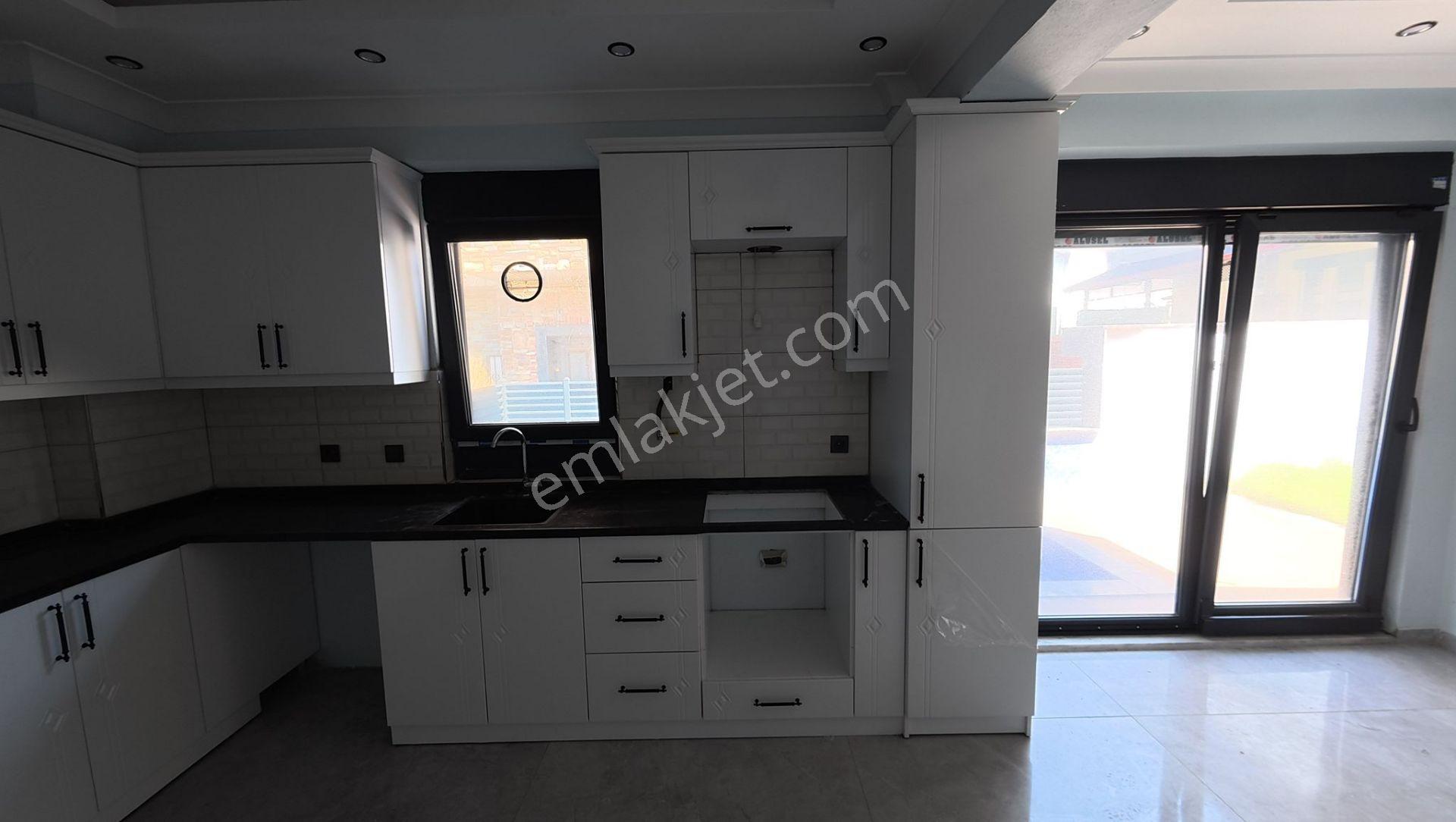 Sakarya Kocaali De Yalı Mah De Denize 2 Parsel Havuzlu Müstakil 4+1 — fotoğraf 17