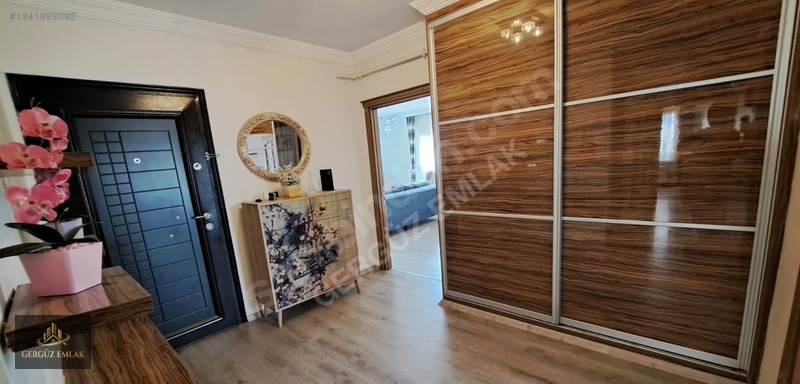Hayal Park Civarında Geniş Ve Ferah Oturumlu 4+1 Satılık Daire