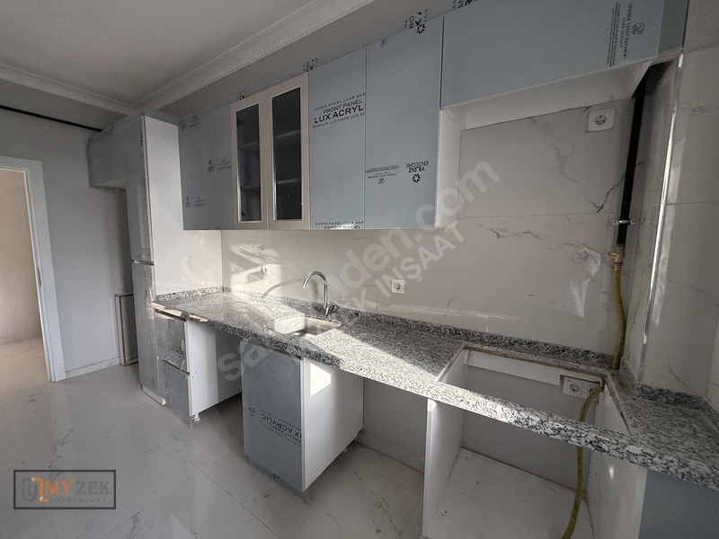 Bezırganbahçe'de Süper Konumda Satılık 2 + 1 Ara Kat Daıre — fotoğraf 17